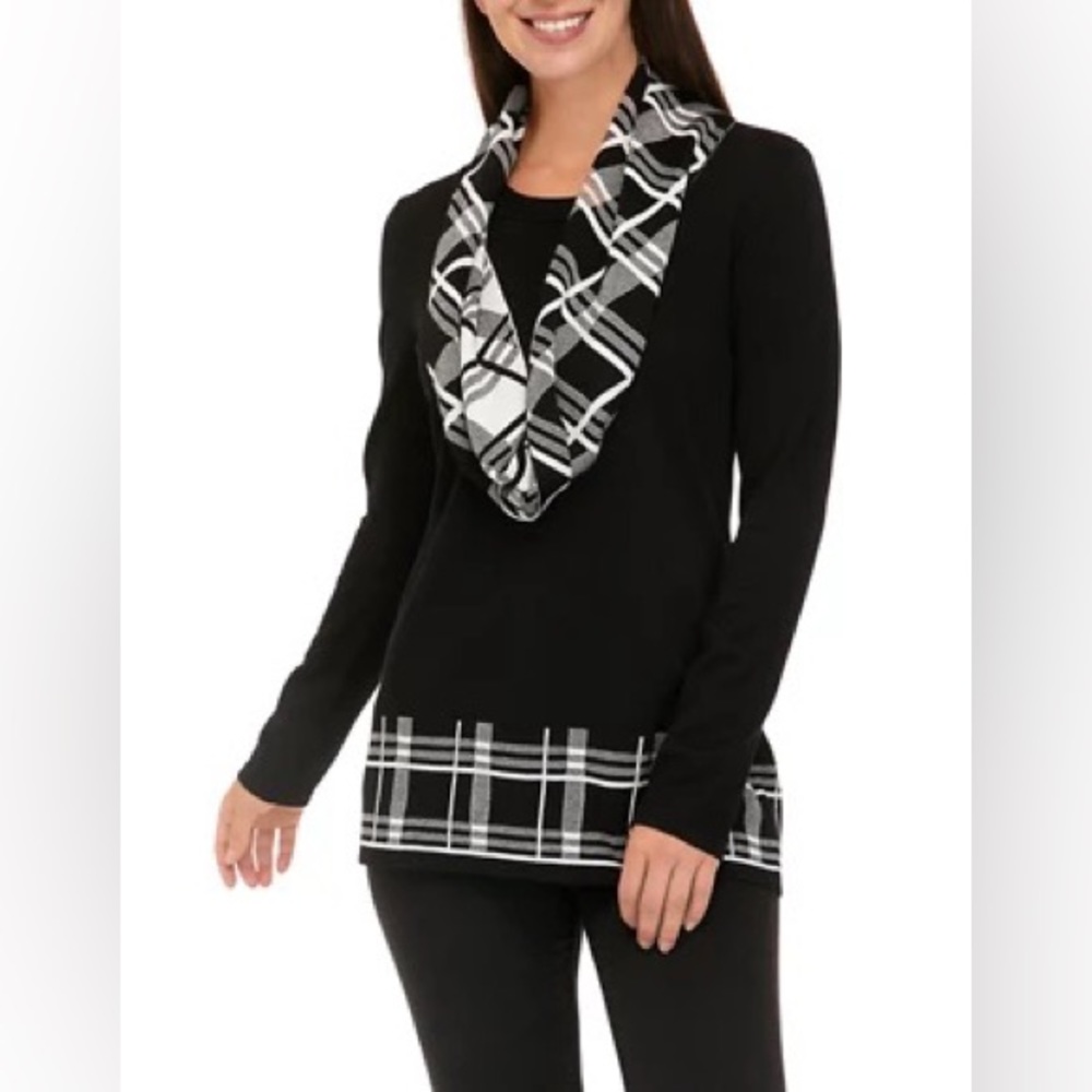 NWT!   Kim Roger’s black and white plaid trim sweater w/detachable scarf-Small